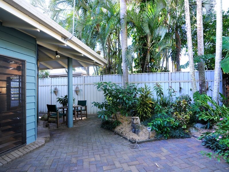 2/21 Caribbean Street, Holloways Beach QLD 4878