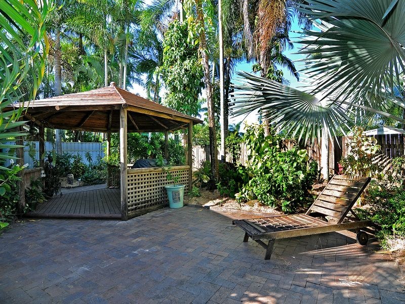 2/21 Caribbean Street, Holloways Beach QLD 4878