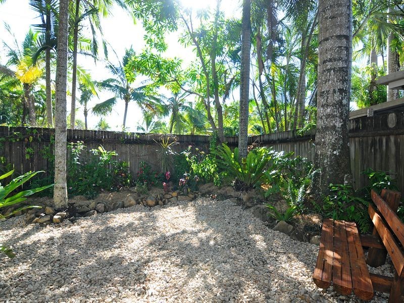 2/21 Caribbean Street, Holloways Beach QLD 4878