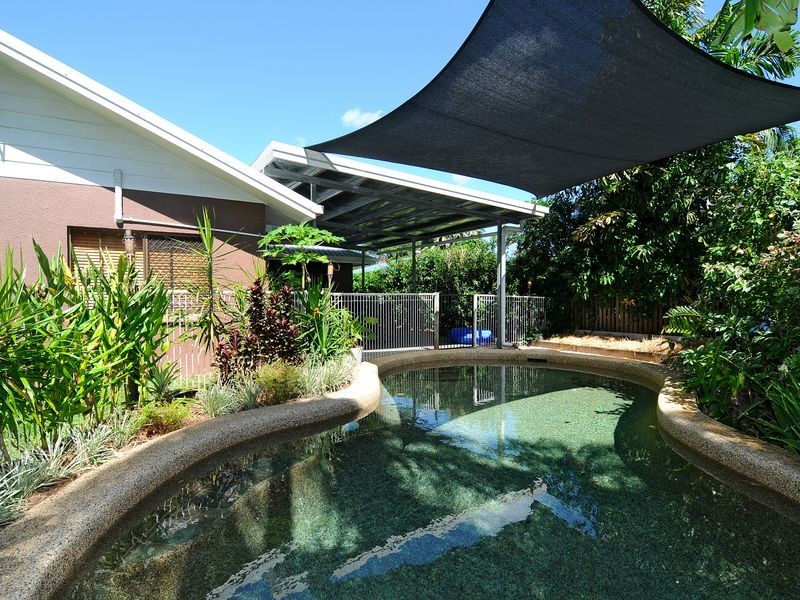 17 Tolson Close, Brinsmead QLD 4870