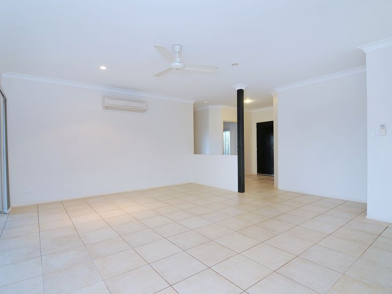 22 Lucy Close, Kanimbla QLD 4870