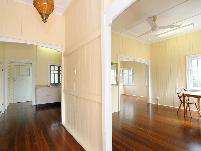 31 Law Street, Cairns North QLD 4870