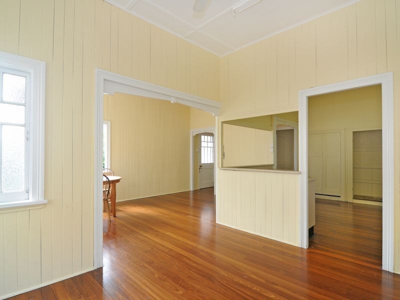 31 Law Street, Cairns North QLD 4870