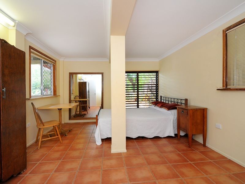 31 Law Street, Cairns North QLD 4870