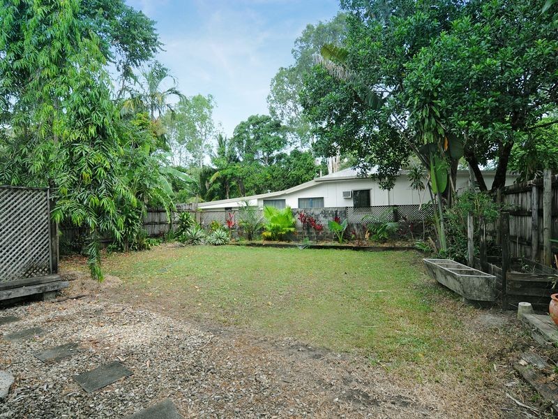 31 Law Street, Cairns North QLD 4870
