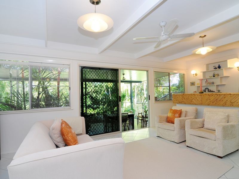 65 Hillview Crescent, Whitfield QLD 4870