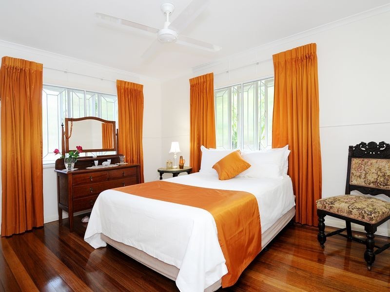 65 Hillview Crescent, Whitfield QLD 4870