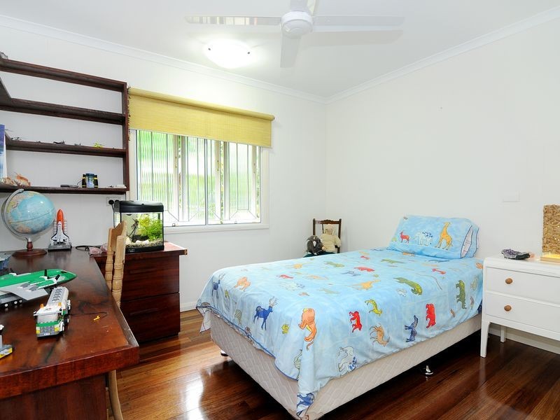 65 Hillview Crescent, Whitfield QLD 4870
