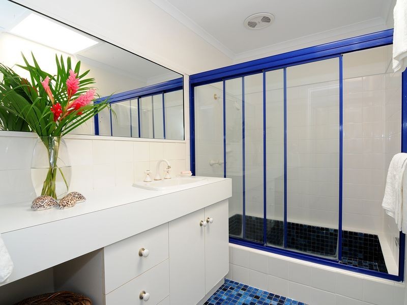 65 Hillview Crescent, Whitfield QLD 4870