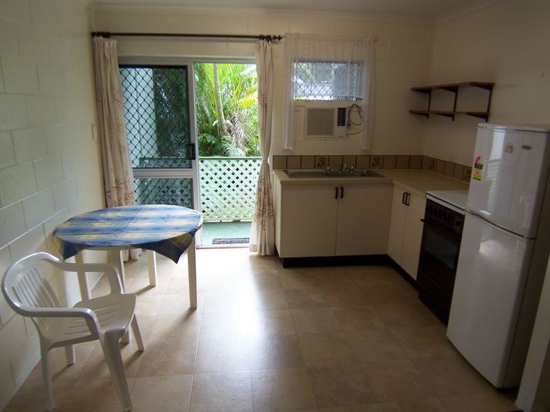 2/394 Mayers Street, Edge Hill QLD 4870