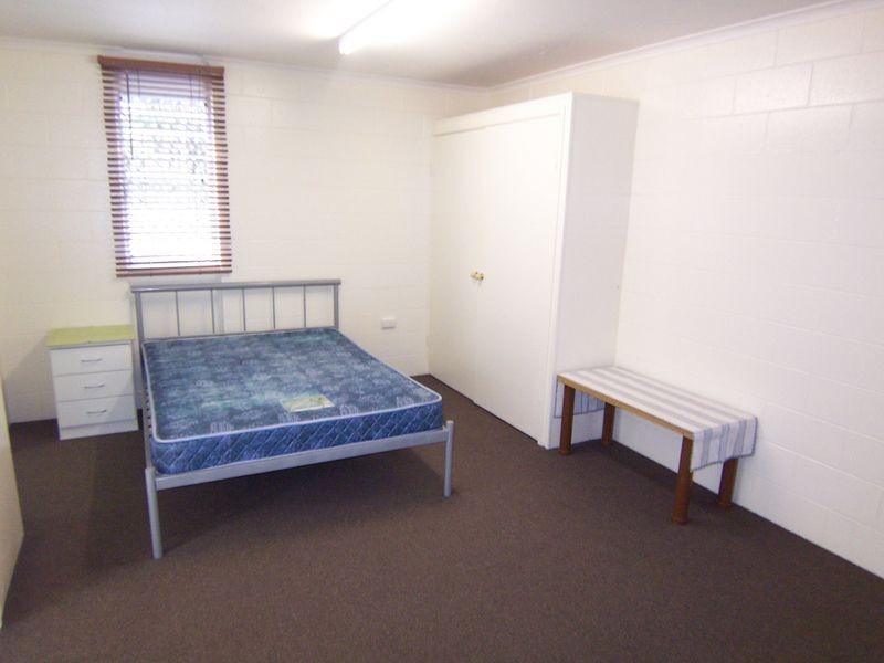 2/394 Mayers Street, Edge Hill QLD 4870