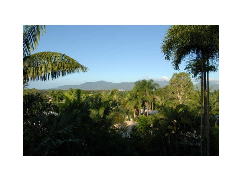 12 Trundle Terrace, Whitfield QLD 4870