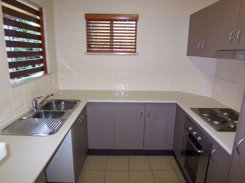 302/22 Ward Street, Mooroobool QLD 4870