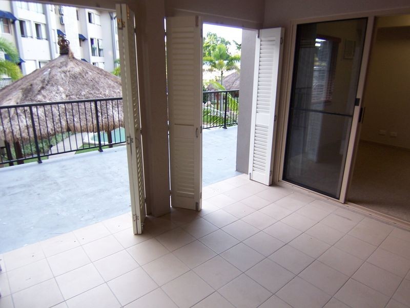 302/22 Ward Street, Mooroobool QLD 4870