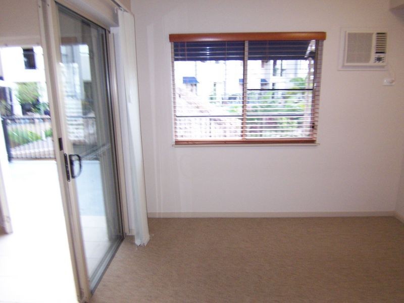 302/22 Ward Street, Mooroobool QLD 4870