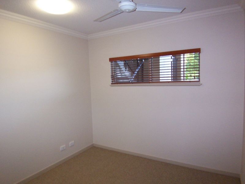 302/22 Ward Street, Mooroobool QLD 4870