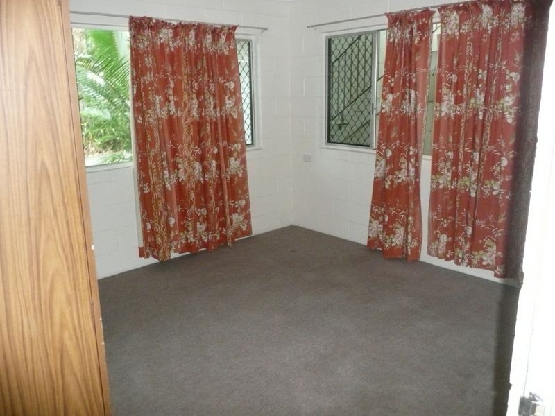 2/282 Lake Street, Cairns North QLD 4870