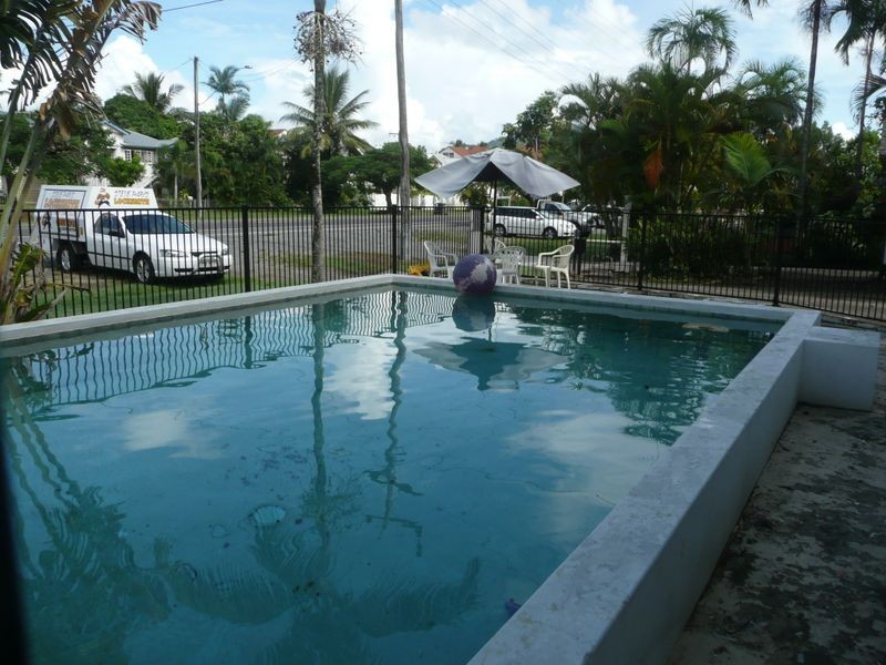 2/282 Lake Street, Cairns North QLD 4870