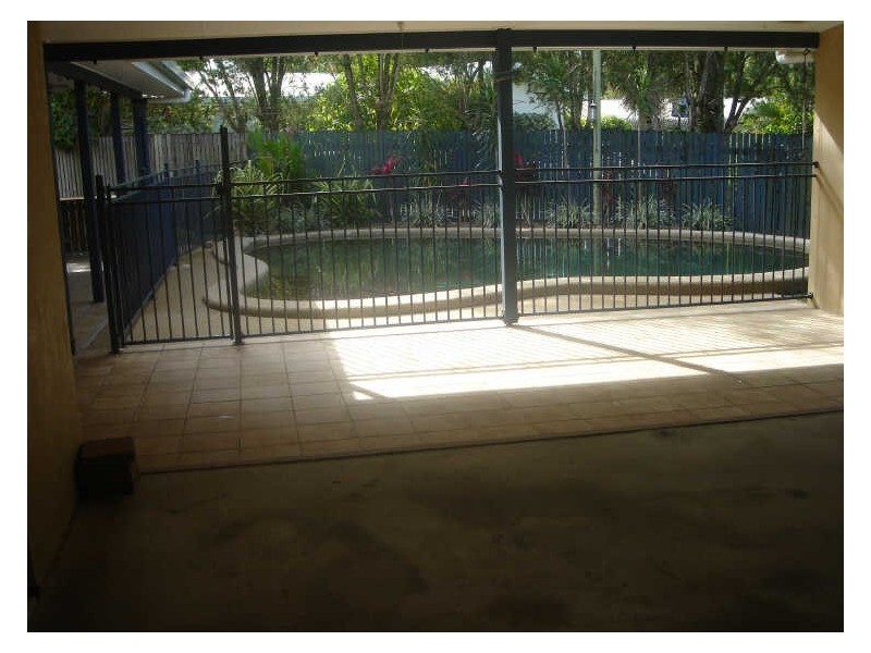 9 Fraser Close, Kanimbla QLD 4870