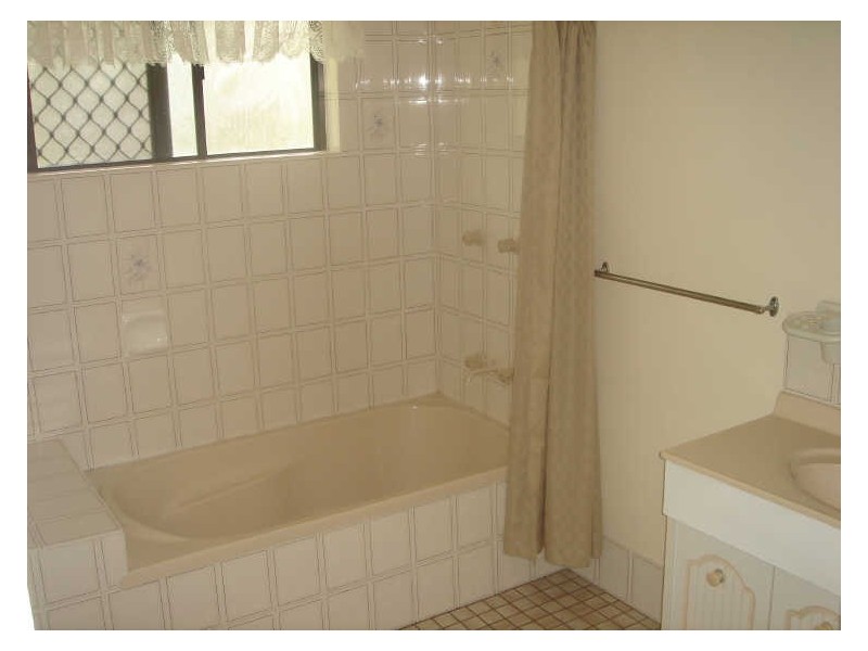 9 Fraser Close, Kanimbla QLD 4870