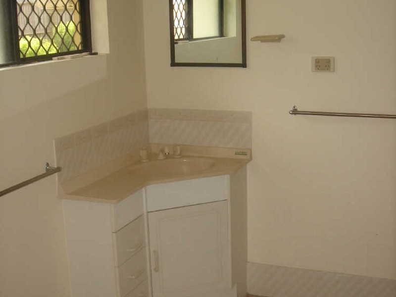 9 Fraser Close, Kanimbla QLD 4870