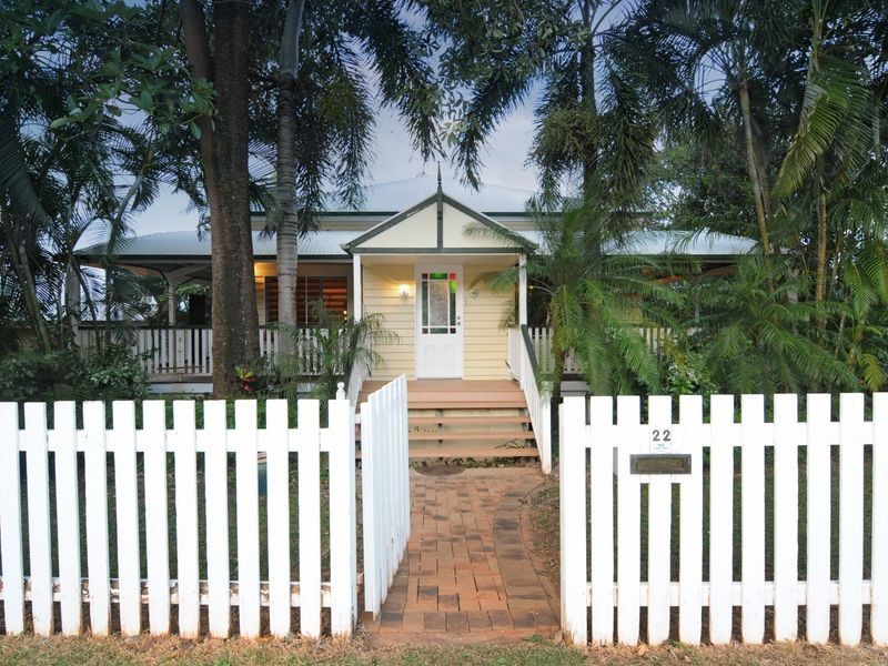 22 Trundle Terrace, Whitfield QLD 4870