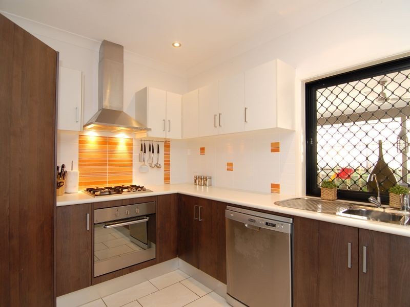 100 McFarlane Drive, Kanimbla QLD 4870