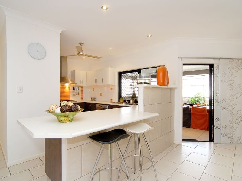 100 McFarlane Drive, Kanimbla QLD 4870