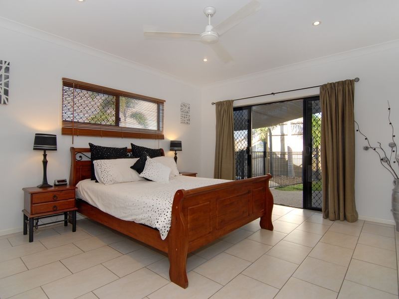 100 McFarlane Drive, Kanimbla QLD 4870