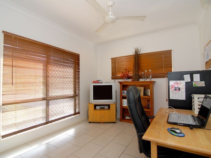 100 McFarlane Drive, Kanimbla QLD 4870