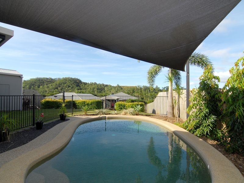 100 McFarlane Drive, Kanimbla QLD 4870