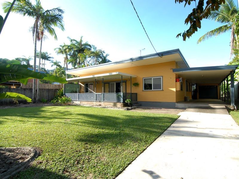 24 Crowther Street, Whitfield QLD 4870