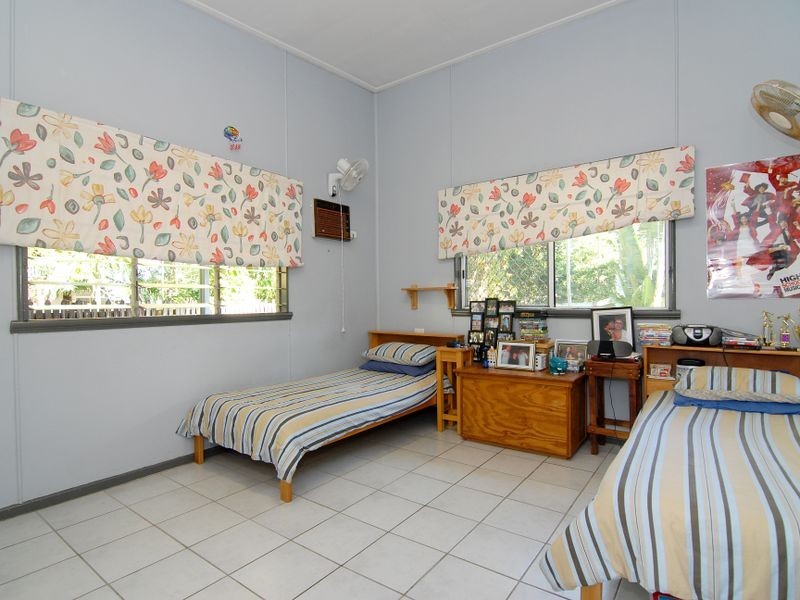 24 Crowther Street, Whitfield QLD 4870