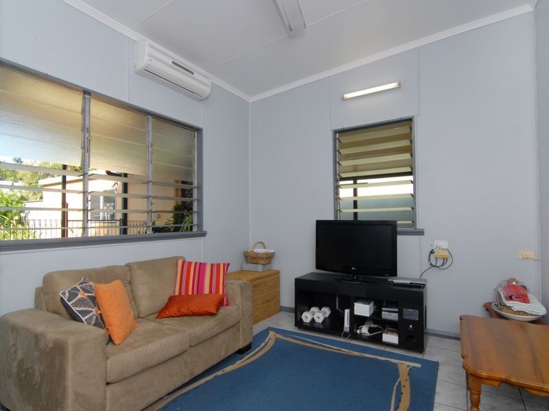 24 Crowther Street, Whitfield QLD 4870