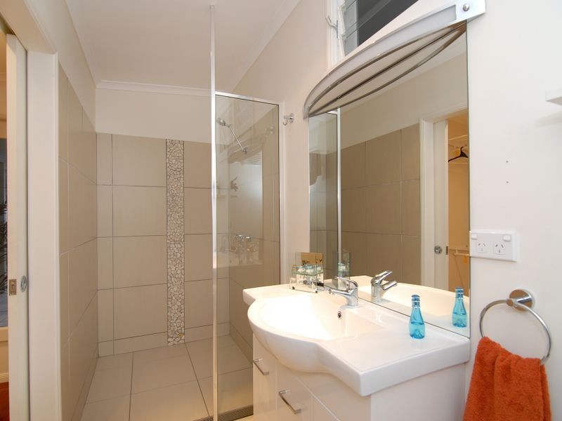 22 Bolton Street, Whitfield QLD 4870