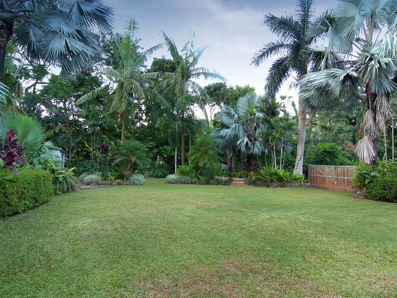 22 Bolton Street, Whitfield QLD 4870