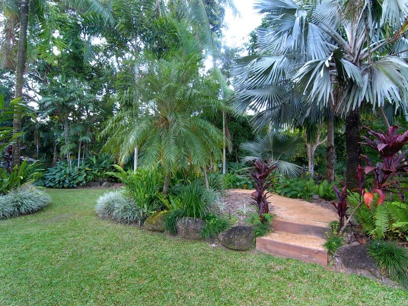 22 Bolton Street, Whitfield QLD 4870