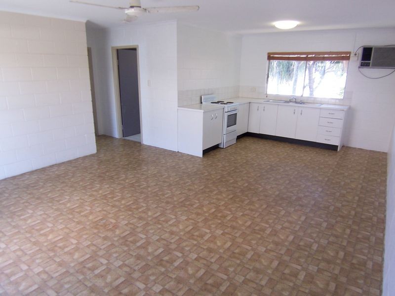 9/239 Lyons Street, Westcourt QLD 4870