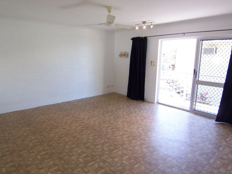 9/239 Lyons Street, Westcourt QLD 4870