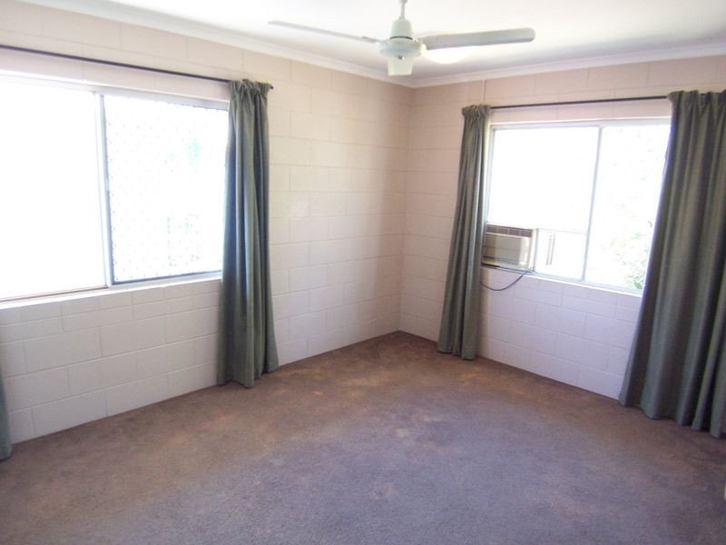 9/239 Lyons Street, Westcourt QLD 4870