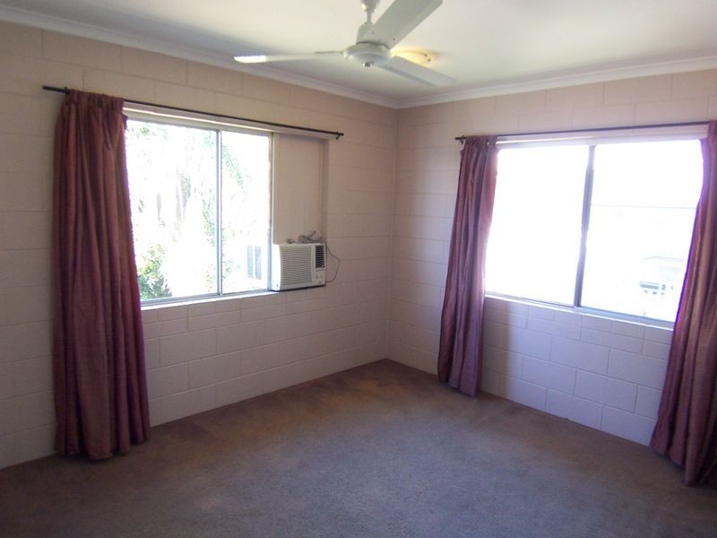 9/239 Lyons Street, Westcourt QLD 4870