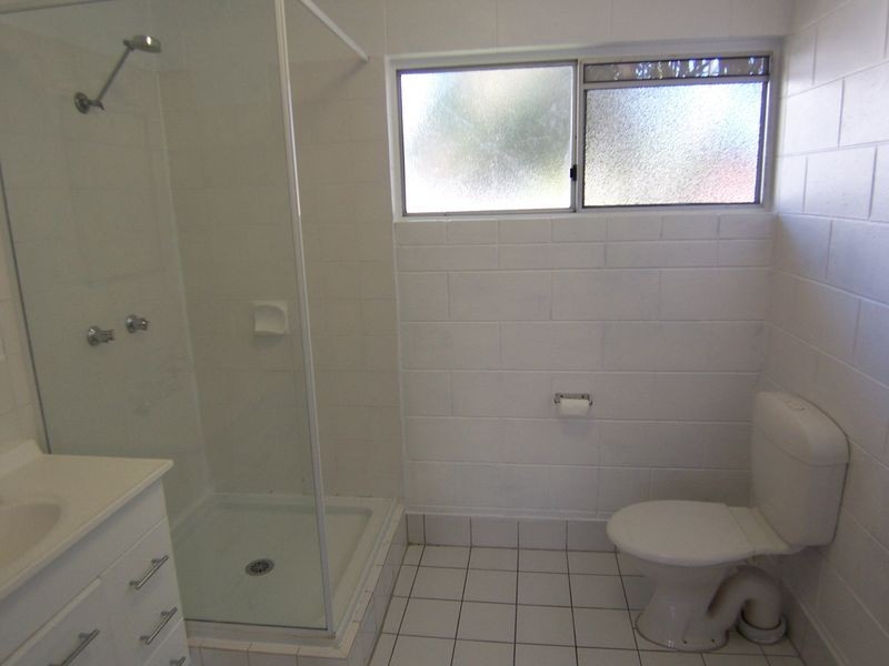 9/239 Lyons Street, Westcourt QLD 4870