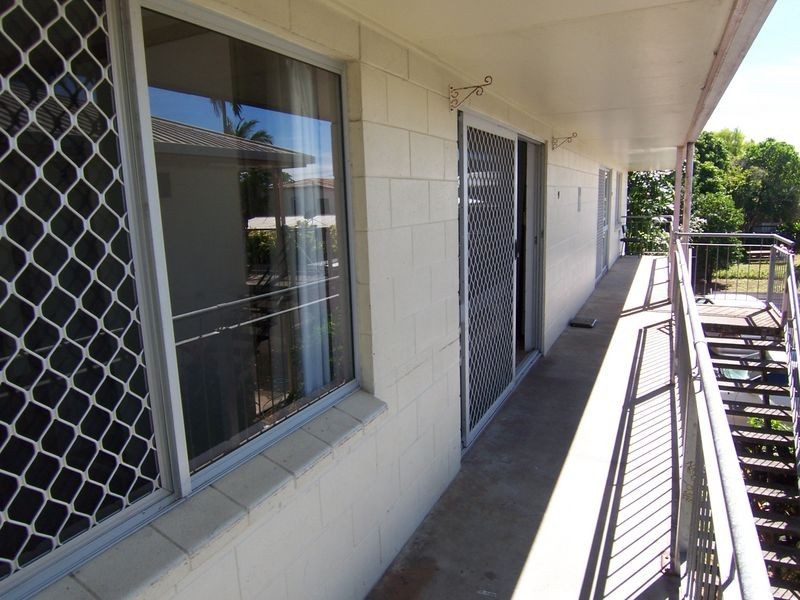 9/239 Lyons Street, Westcourt QLD 4870