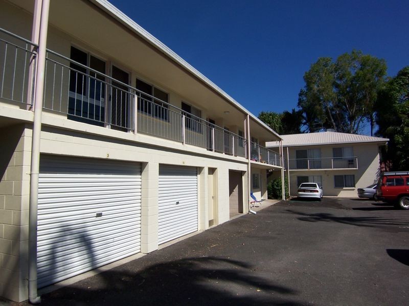 9/239 Lyons Street, Westcourt QLD 4870