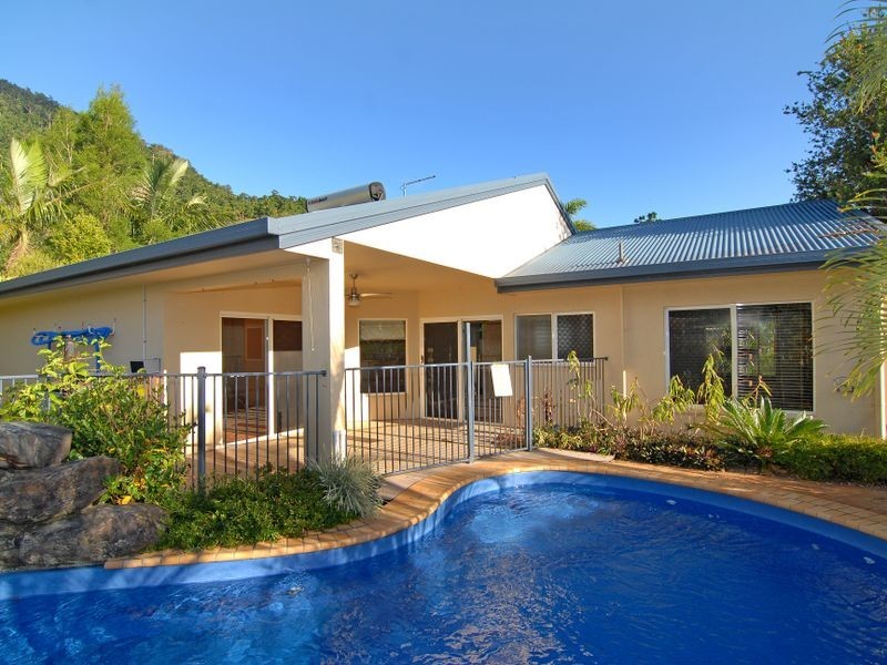 4 Amos Close, Redlynch QLD 4870