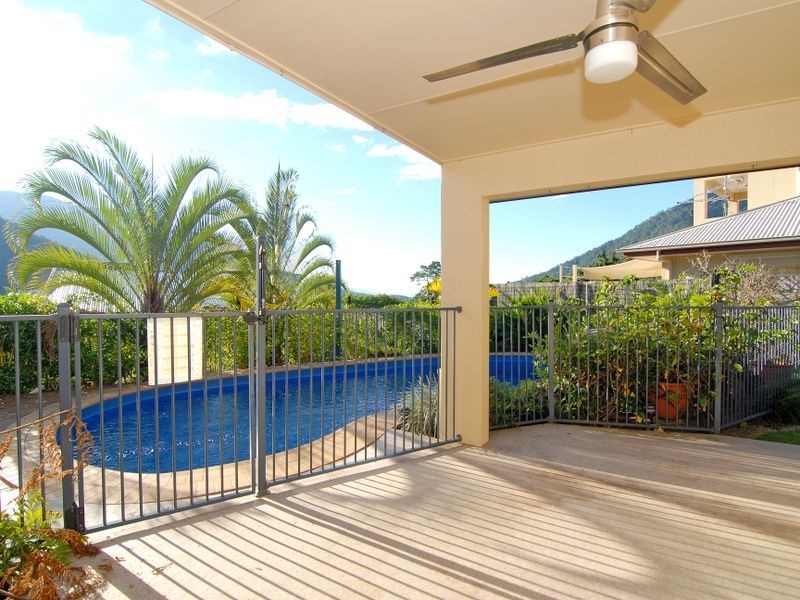 4 Amos Close, Redlynch QLD 4870