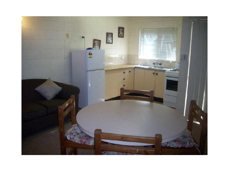 4/3 McPherson Close, Edge Hill QLD 4870