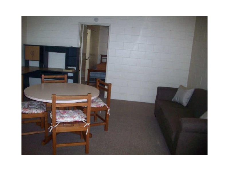 4/3 McPherson Close, Edge Hill QLD 4870