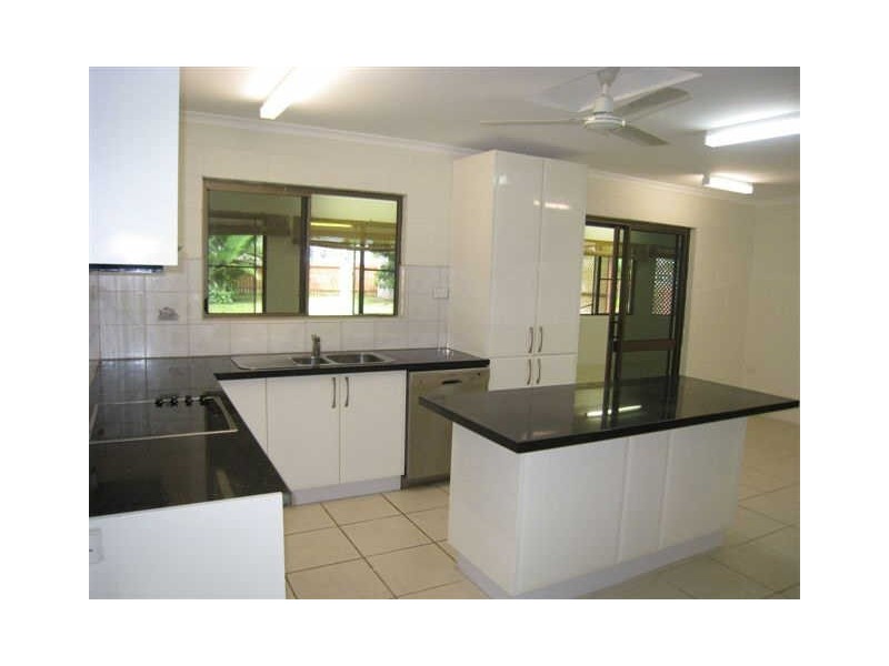 15 Cayley Street, Trinity Beach QLD 4879