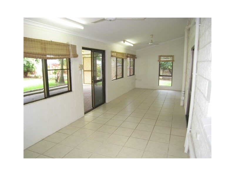 15 Cayley Street, Trinity Beach QLD 4879